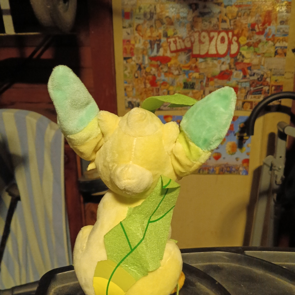 Pokemon Leafy Plush Toy - Cream and Brown - Picture 3 of 4